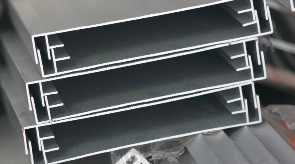 Frame Aluminium Neon Box: Kombinasi Sempurna untuk Bingkai Neon Box Modern