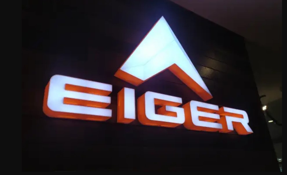 Neon Box Akrilik: Reklame Populer yang Tak Lekang Oleh Waktu