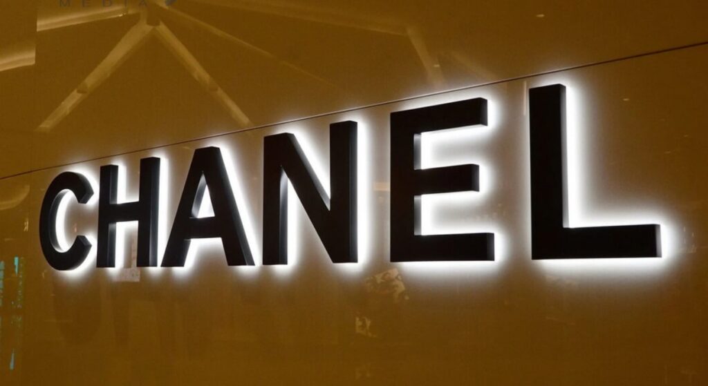 Huruf Timbul Galvanis: Pilihan Ekonomis dan Tahan Karat