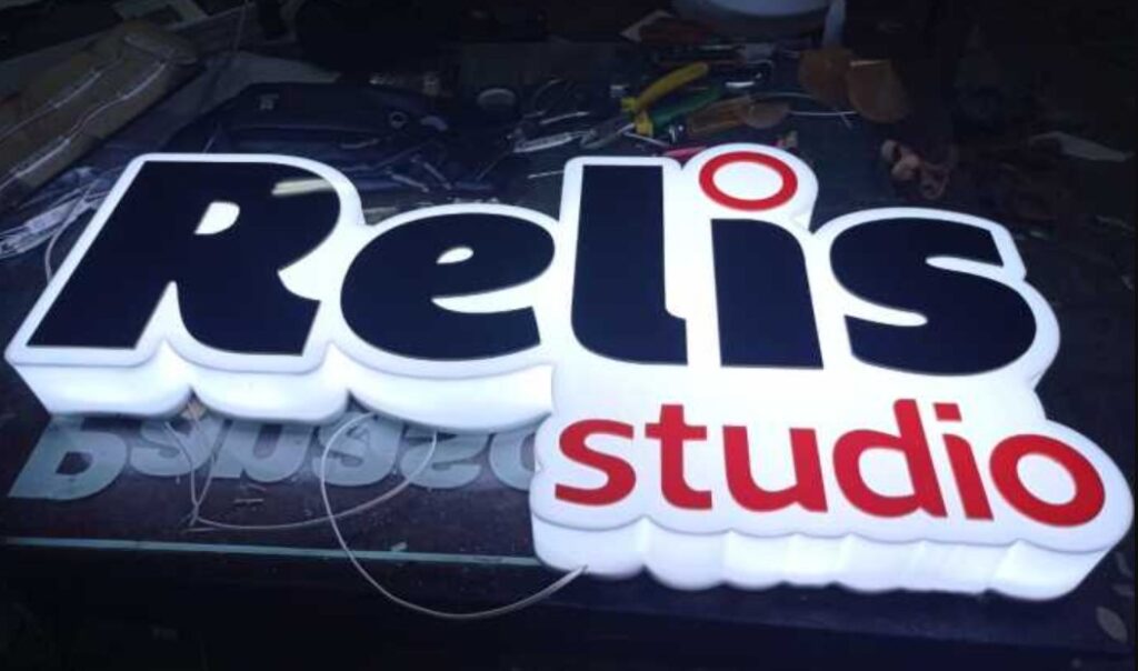 Neon Box Custom: Wujudkan Reklame Sesuai Impian dan Kebutuhan Anda