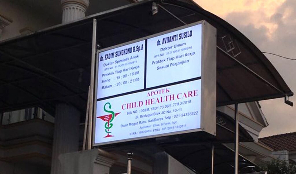 Neon Box Praktek Dokter: Tampilan Profesional Memberi Kenyamanan