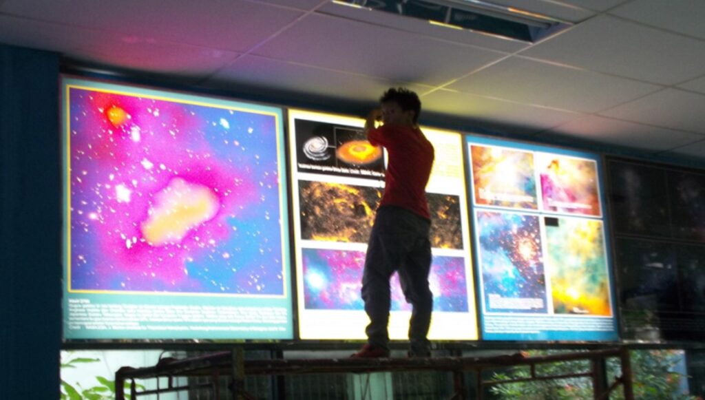 Pasang Neon Box dengan Tips Praktis untuk Anda